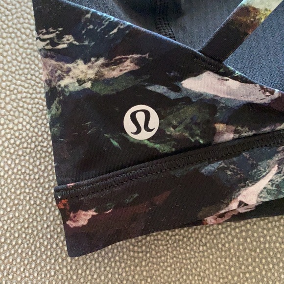 Lululemon Free to be Serene Sports Bra - Picture 5 of 5